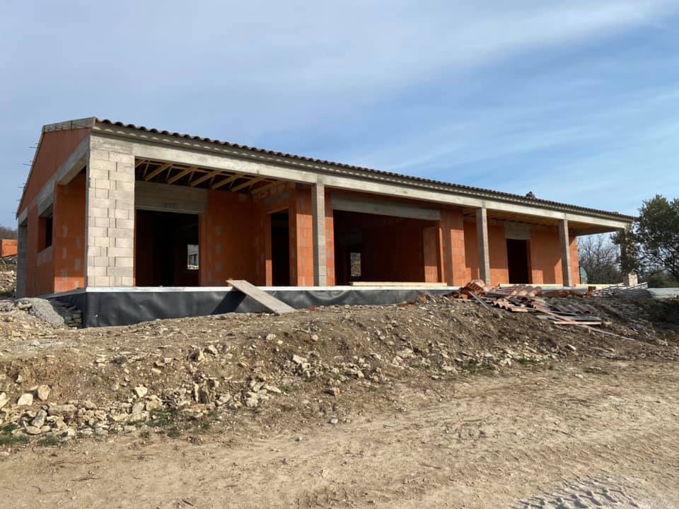 Mise hors d'eau couverture et étanchéité de votre habitation, terrasse par CRT à Forcalquier Mise hors d'eau couverture et étanchéité de votre habitation, terrasse par CRT à Forcalquier
