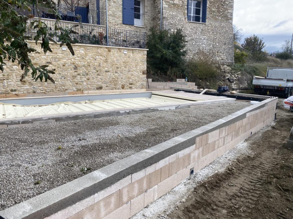 Travaux murets plage de piscines, escalier - CRT Construction