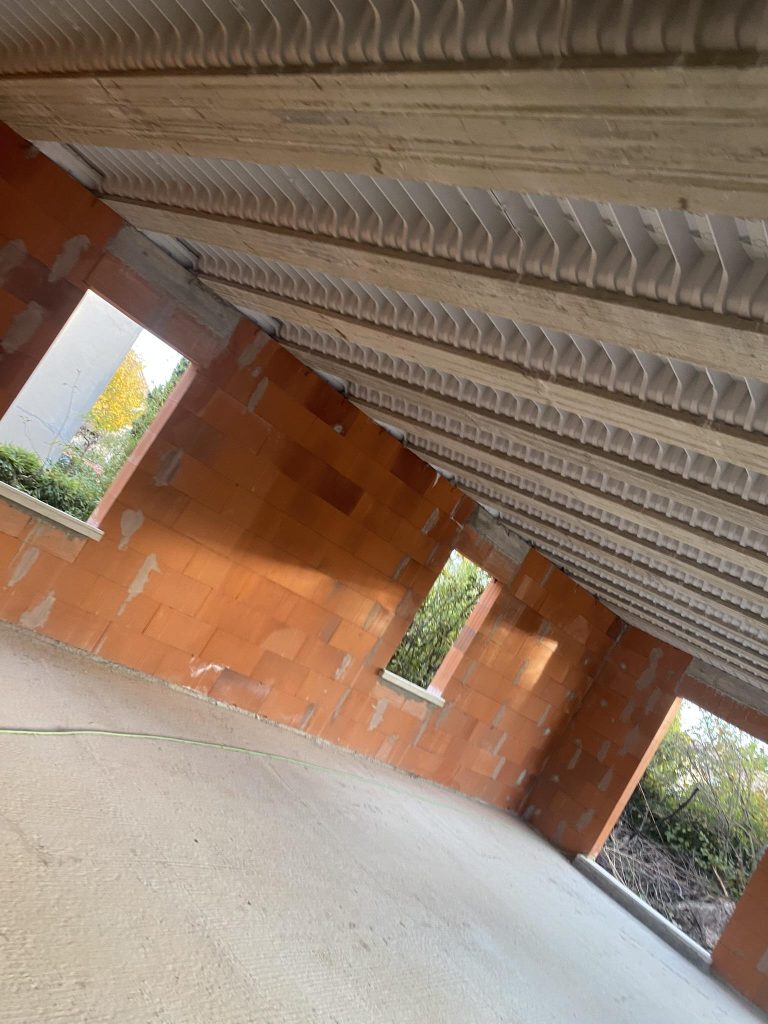 Second oeuvre et etaiement interieur du batiment tertiaire - CRT Volx